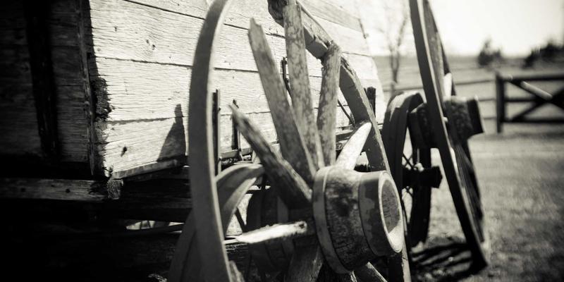 青岛啤酒节主题礼品定制开发：节庆IP与潮流设计的创意融合实践