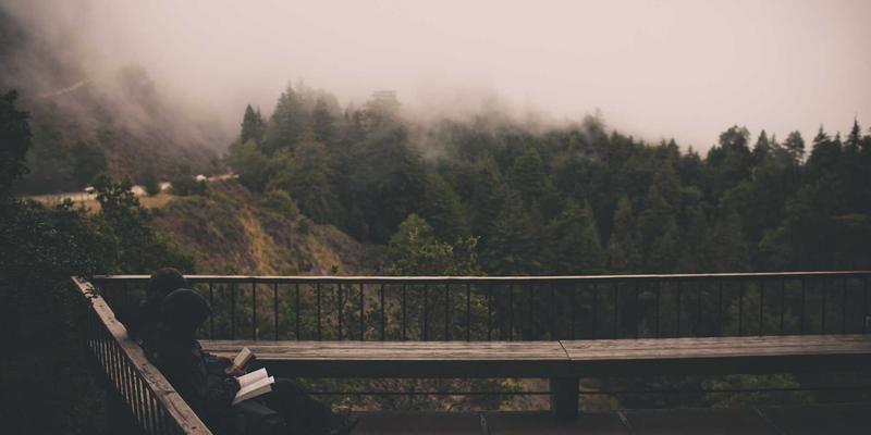 青岛礼品定制攻略:企业礼品如何彰显品德与温度?