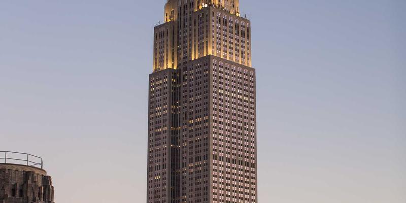 青岛老字号品牌联名礼品定制：企业个性化礼品的新消费场景融合创新实践