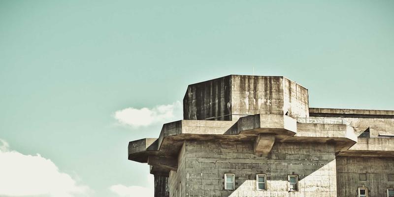 青岛金融行业高端客户礼品定制策略：如何通过创意礼品设计传递专业与信任